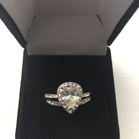 18K White Gold Filled Halo Cut Wedding Ring Set - Picture 2 of 3